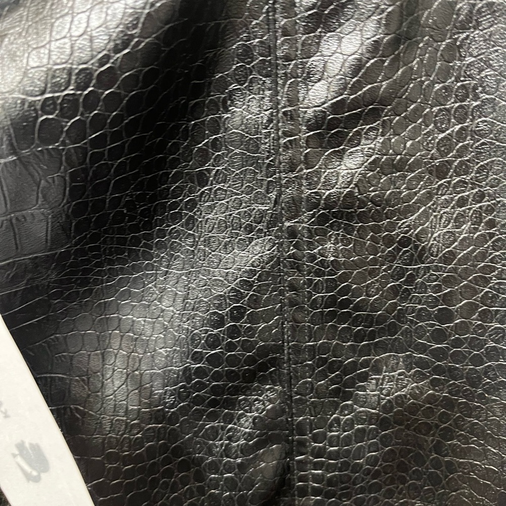 KARL LAGERFELD PARIS BLACK VEGAN LEATHER CROC PRINT ELASTIC BAND PANTS - Picture 11 of 13